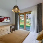 Confortable Avec 2 Chambres, Terrasse Et Parking A - Fr-1-569-123 *