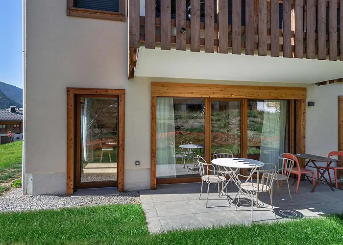 Confortable Avec 2 Chambres, Terrasse Et Parking A - Fr-1-569-123 *