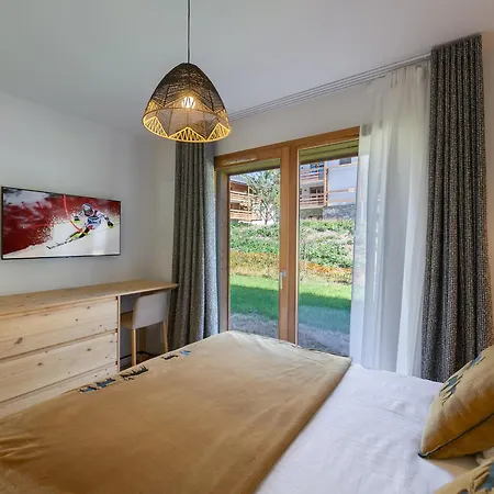 Confortable Avec 2 Chambres, Terrasse Et Parking à - Fr-1-569-123 * Megève