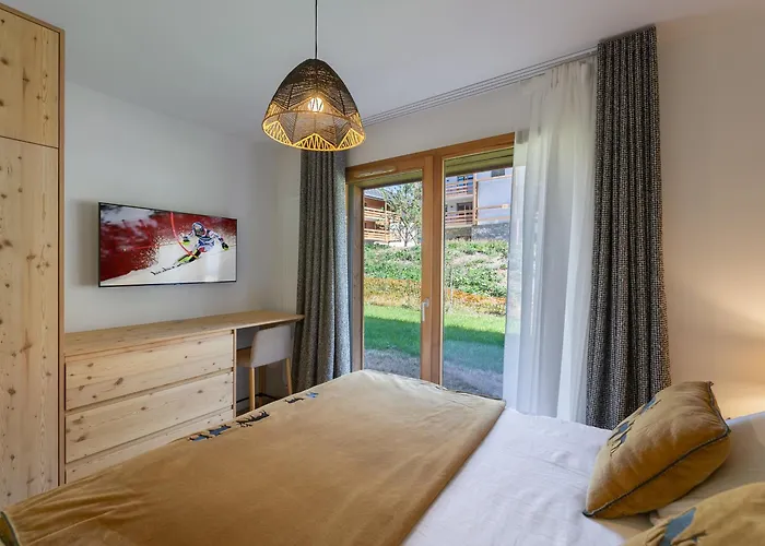 Confortable Avec 2 Chambres, Terrasse Et Parking à - Fr-1-569-123 *